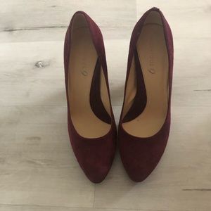 Boutique 9 burgundy stylish Suede heels